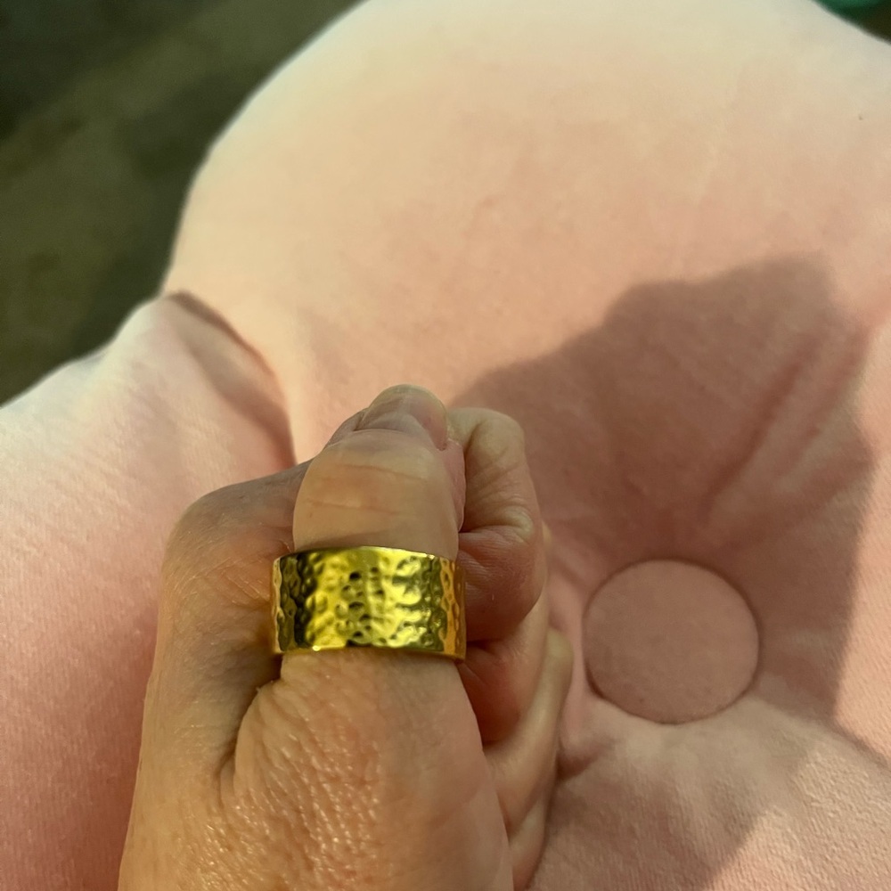 Elegant Gold Hammered Ring NWOT